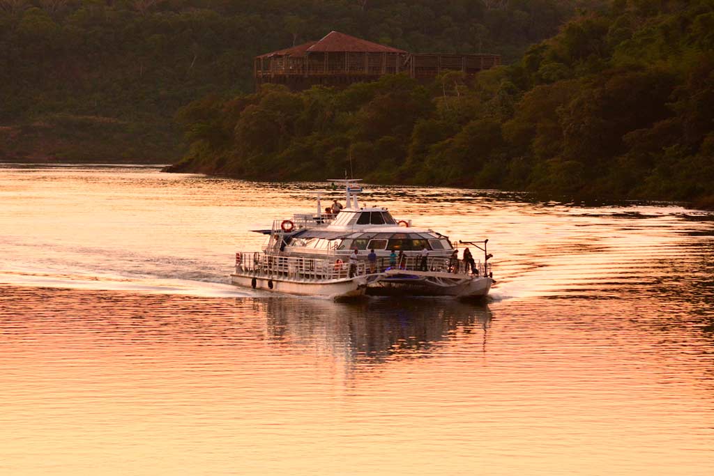 Iguazú estrenará un catamarán de lujo: inversión millonaria y nueva era para el turismo fluvial